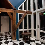 Veertien Szálloda