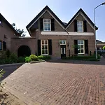 Veertien 3*