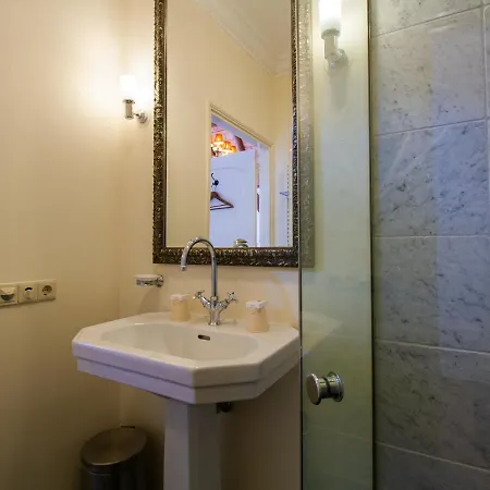 Hotel Veertien 3*